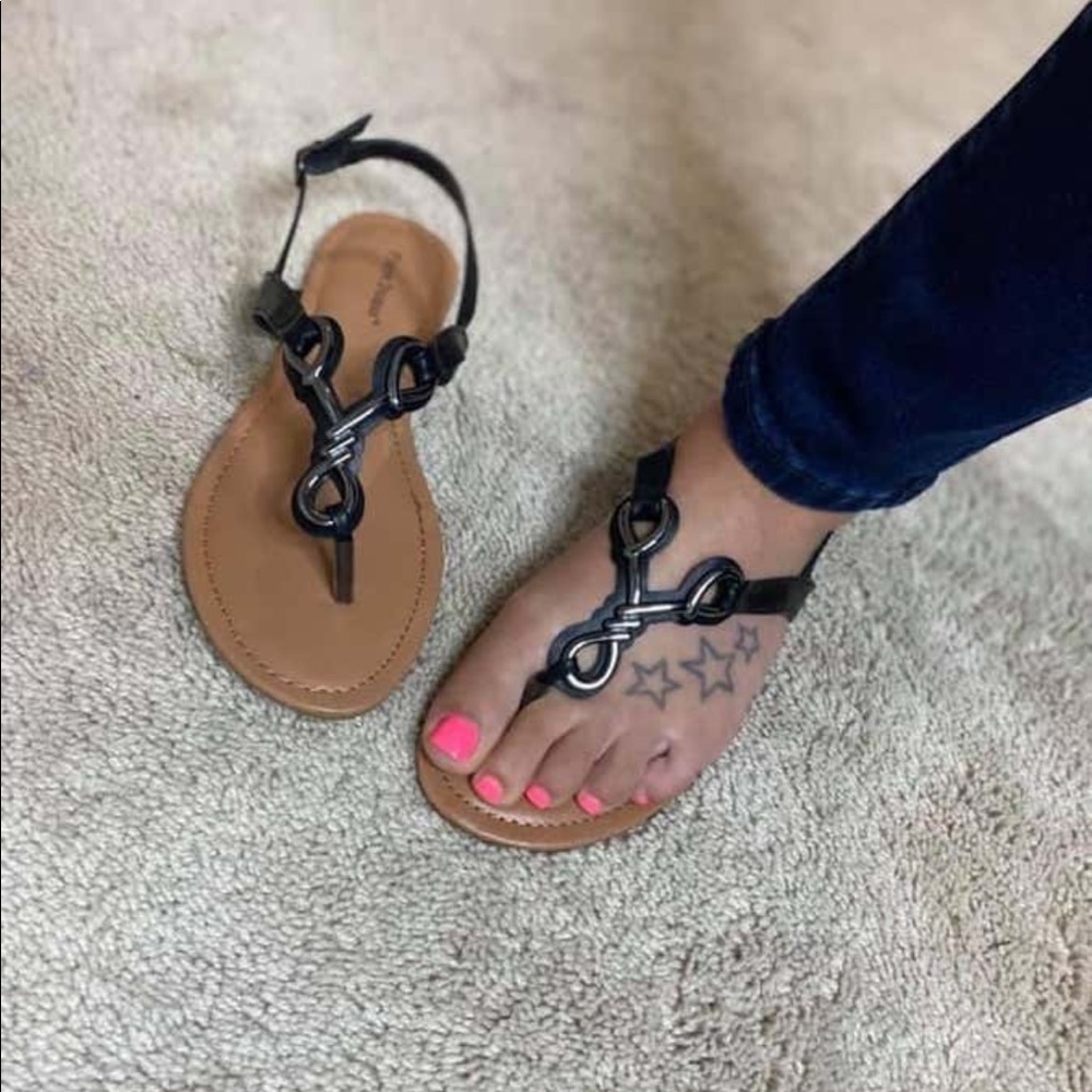 Pierre Dumas Sandals Size 6-1/2